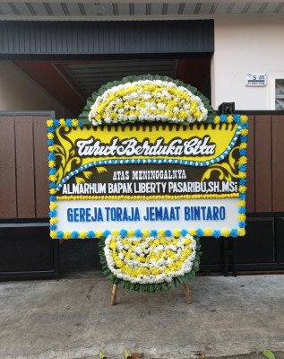 Papan Bunga Duka di Ngantang